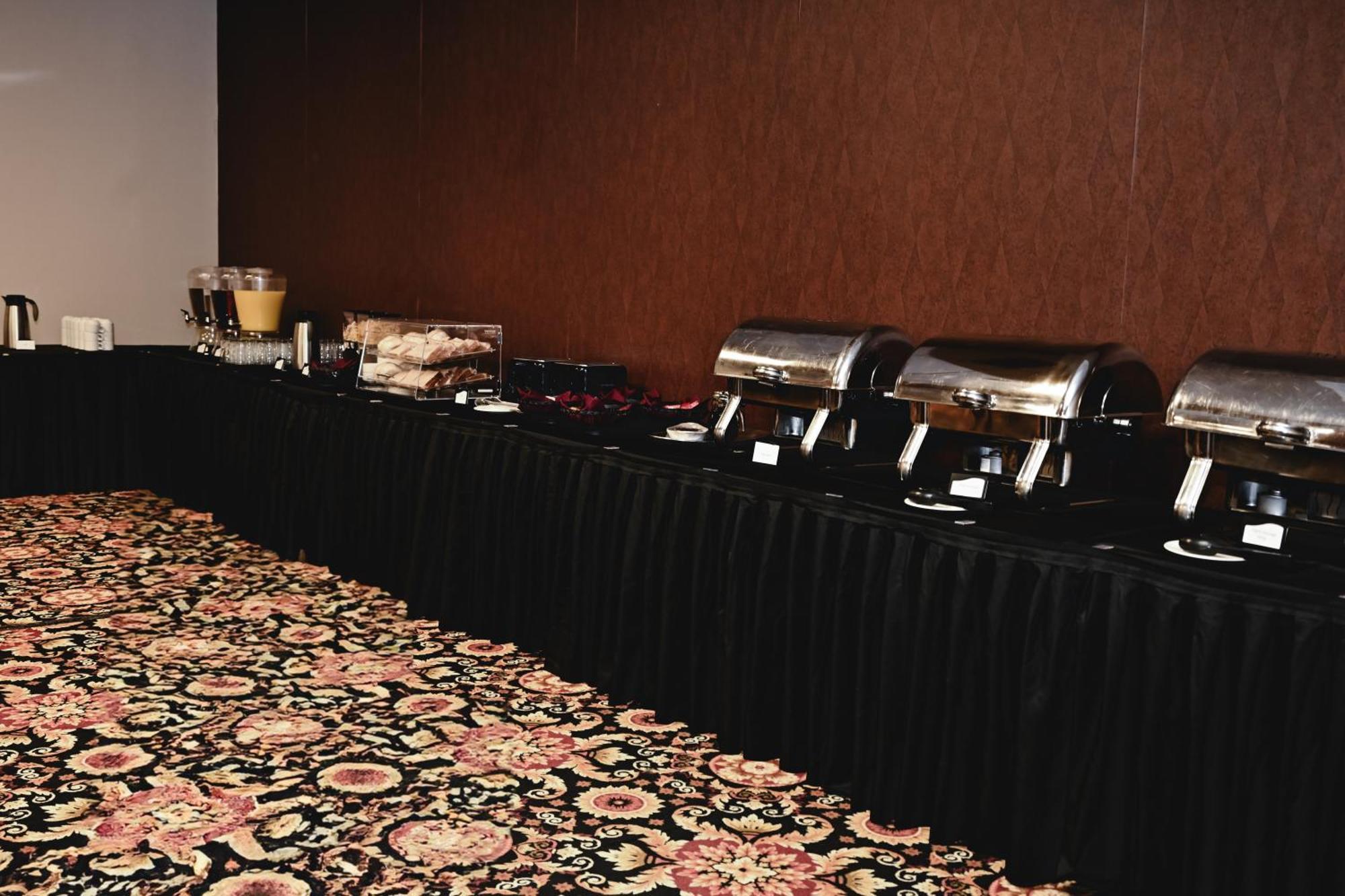 Quality & Conference Centre Hotel 3*