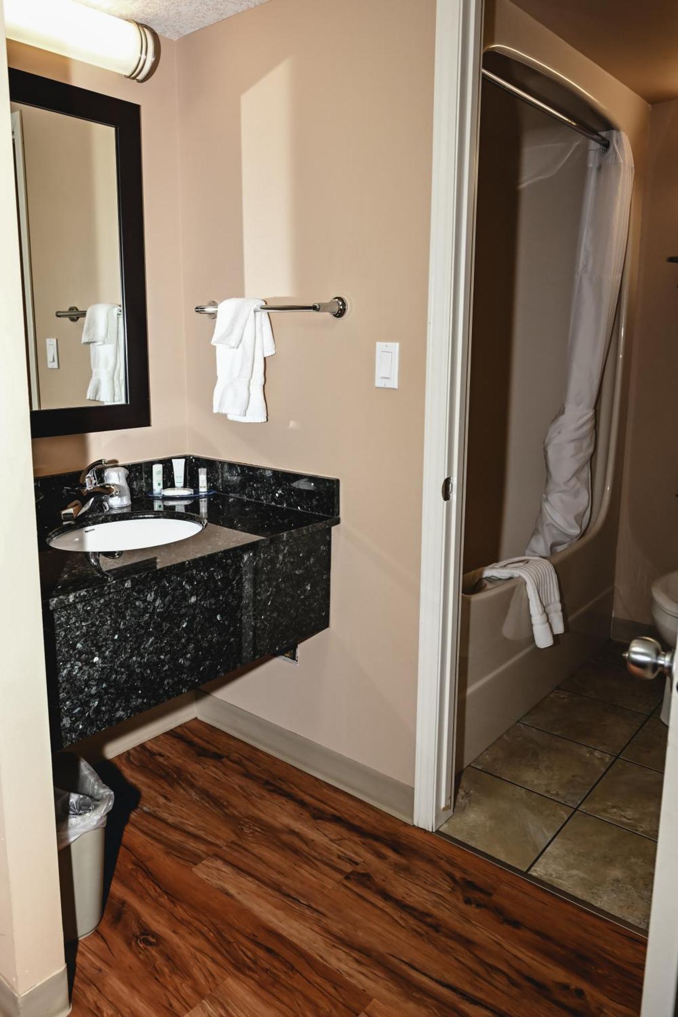Quality & Conference Centre Hotel 3*