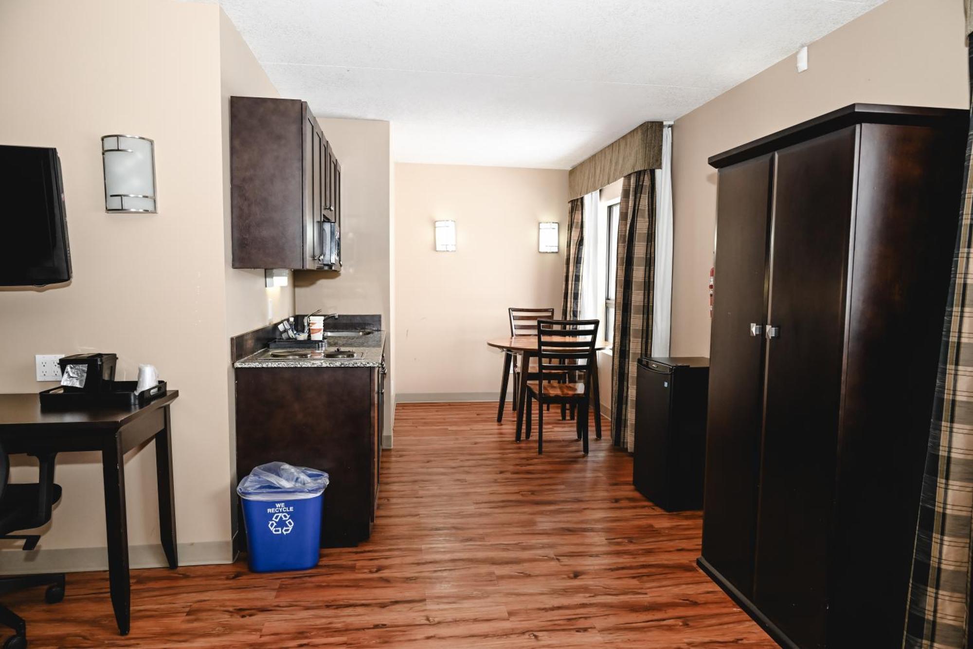Quality & Conference Centre Peace River